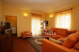 Beautifully renovated complex with pool