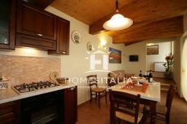 Beautifully renovated complex with pool