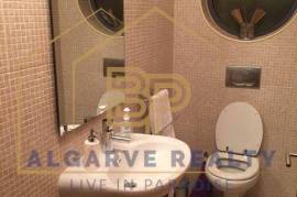 2 bedroom townhouse with 1 bedroom apt sea and river views