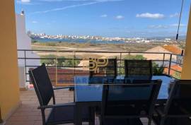 2 bedroom townhouse with 1 bedroom apt sea and river views