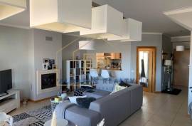 2 bedroom townhouse with 1 bedroom apt sea and river views