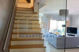2 bedroom townhouse with 1 bedroom apt sea and river views