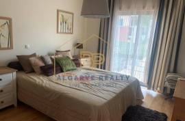 2 bedroom townhouse with 1 bedroom apt sea and river views