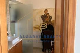 2 bedroom townhouse with 1 bedroom apt sea and river views