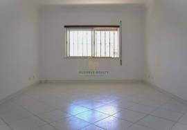 3 bedroom apartment with generous areas