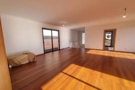 Spacious 3-Bedroom Villa in São Roque