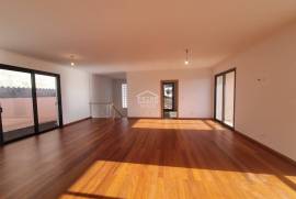 Spacious 3-Bedroom Villa in São Roque