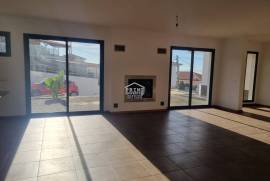 Spacious 3-Bedroom Villa in São Roque