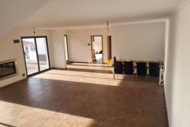 Spacious 3-Bedroom Villa in São Roque