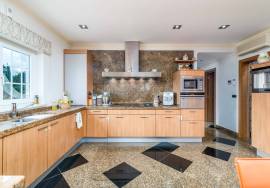 Luxury 5 Bedroom Villa in Quinta da Beloura: The Perfect Home for Your Family