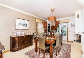 Luxury 5 Bedroom Villa in Quinta da Beloura: The Perfect Home for Your Family