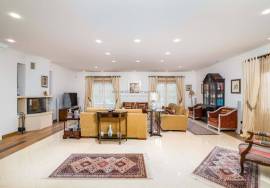 Luxury 5 Bedroom Villa in Quinta da Beloura: The Perfect Home for Your Family