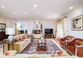 Luxury 5 Bedroom Villa in Quinta da Beloura: The Perfect Home for Your Family