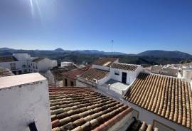 Perfect Picture Postcard View Townhouse