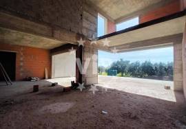 SAO BRAS - 4 BEDROOM LUXURY VILLA - SWIMMING POOL - GARDEN - GARAGE