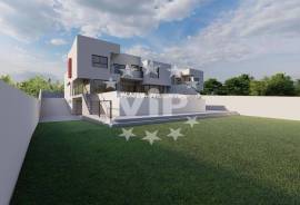 SAO BRAS - 4 BEDROOM LUXURY VILLA - SWIMMING POOL - GARDEN - GARAGE
