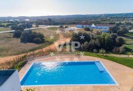VILAMOURA - 3 BEDROOM  LUXURY VILLA - JACUZZI - SAUNA - GARAGE - GARDEN