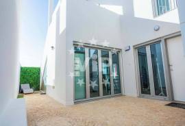 VILAMOURA - 3 BEDROOM  LUXURY VILLA - JACUZZI - SAUNA - GARAGE - GARDEN