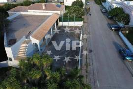 LOULE - COMMERCIAL SHOP SPACE - WAREHOUSE - CENTRAL LOCATION - PARKING
