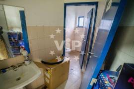 LOULE - COMMERCIAL SHOP SPACE - WAREHOUSE - CENTRAL LOCATION - PARKING