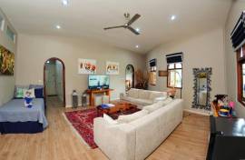 Luxury 5 Bed Villa Costa Plenty Bed and Breakfast For Sale in Sanur Bali