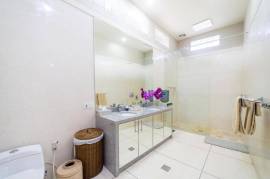 Luxury 5 Bed Villa Costa Plenty Bed and Breakfast For Sale in Sanur Bali