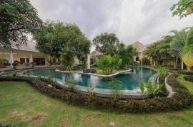 Luxury 5 Bed Villa Costa Plenty Bed and Breakfast For Sale in Sanur Bali