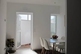 Excellent 2 Bed Apartment For Sale In Cortes do Meio