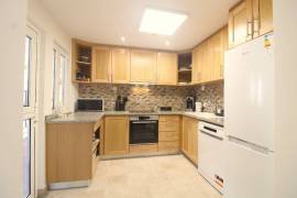 Excellent 2 Bed Apartment For Sale In Cortes do Meio
