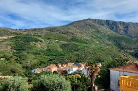 Excellent 2 Bed Apartment For Sale In Cortes do Meio