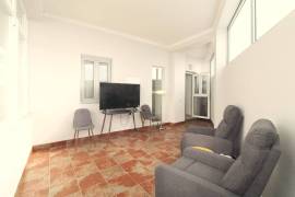 Excellent 2 Bed Apartment For Sale In Cortes do Meio