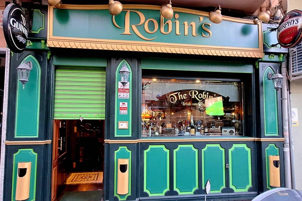 The Robins Irish Bar For Sale In Alicante