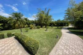 Luxury 5 Bed Villa For Sale In Trade Winds Dr 1, Freeport Grand Bahama, The