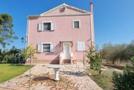 Luxury 3 Bed Villa For sale in Lefkimmi Corfu