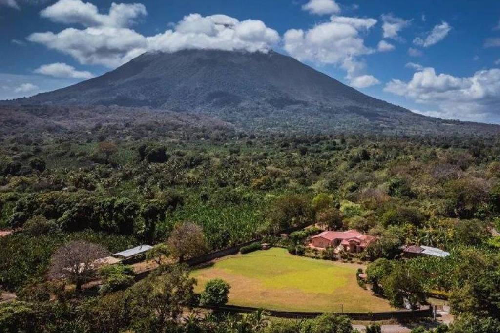 Stunning 4 Bed House For Sale in Ometepe Island