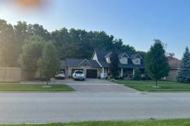 Stunning 4 Bed House For Sale in Strathroy Ontario