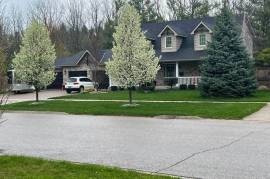 Stunning 4 Bed House For Sale in Strathroy Ontario