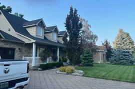 Stunning 4 Bed House For Sale in Strathroy Ontario