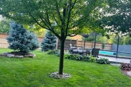 Stunning 4 Bed House For Sale in Strathroy Ontario