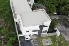 Luxury 6 Bed Villa For Sale in Binan Laguna The