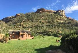 Foutani Farm for redevelopment into a Boutique hotel for Sale in Fouriesburg Free State South