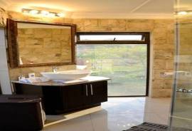 Luxury 4 Bed waterfront Villa for Sale in Porcupine Ridge Gauteng South