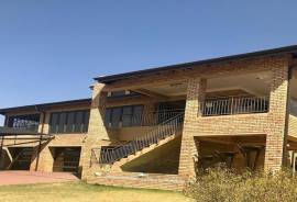Luxury 4 Bed waterfront Villa for Sale in Porcupine Ridge Gauteng South