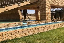 Luxury 4 Bed waterfront Villa for Sale in Porcupine Ridge Gauteng South
