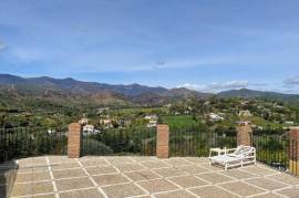 Stunning 5 Bedroom Finca for sale with breath taking views in Estepona Andalucia Spain
