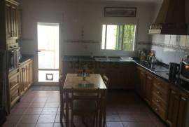 Superb 6 Bed House For Sale in Zarra Valencia