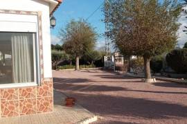 Stunning 4 Bedroom Villa For Sale in Salinas Sax Alicante