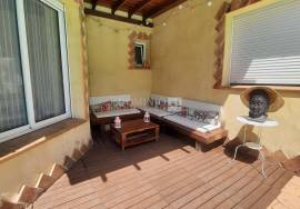 Detached house with pool and chill out