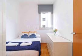 Modern flat with swimming pool, parking, storage room and tourist licence.