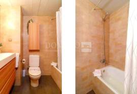 Modern flat with swimming pool, parking, storage room and tourist licence.
